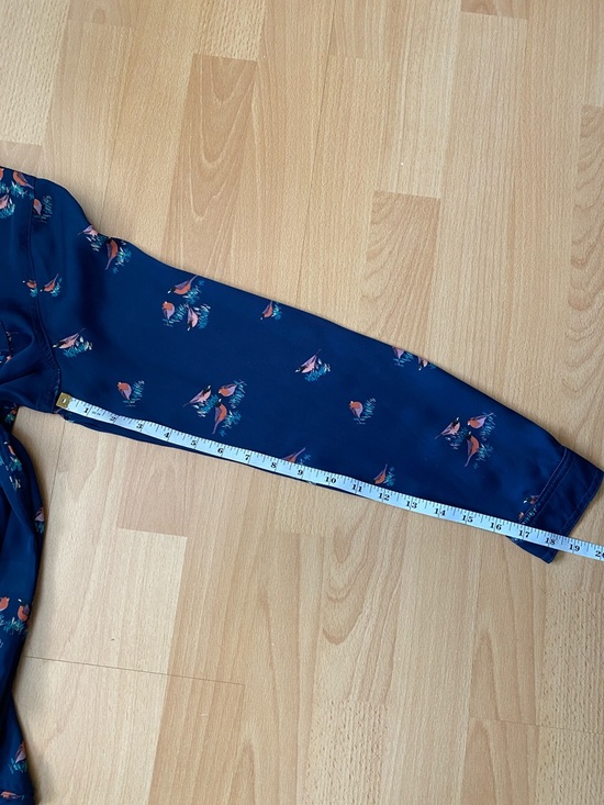 Liz Claiborne Navy Button-Front Bird Print Blouse Size Petite Medium - Picture 11 of 14